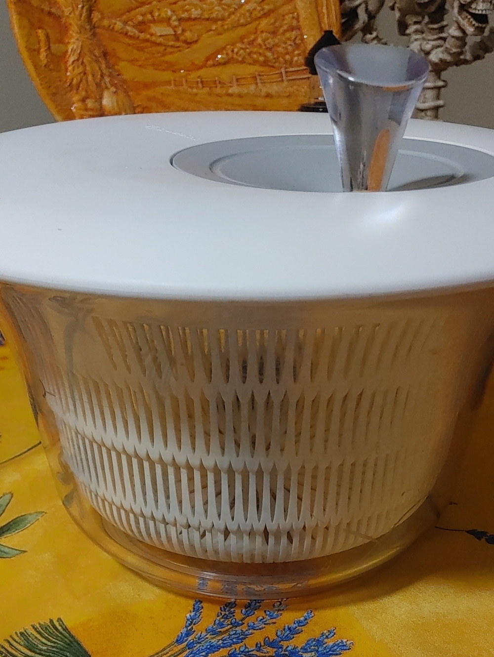 Guzzini White Salad Spinner with Clear Bowl